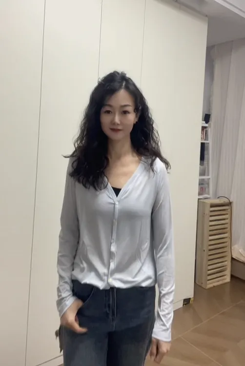 女防晒V领开衫夏季打底衫女装薄款百搭长袖白色时尚纯色女士修身