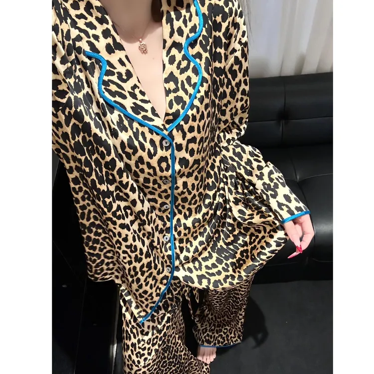 气质高级感豹冰丝纹睡衣女夏季2025新款长袖长裤家居服套装可外穿