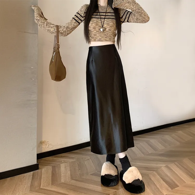 显瘦半身裙缎面气质小众高腰显瘦百搭轻奢洋气复古裙子开叉时尚