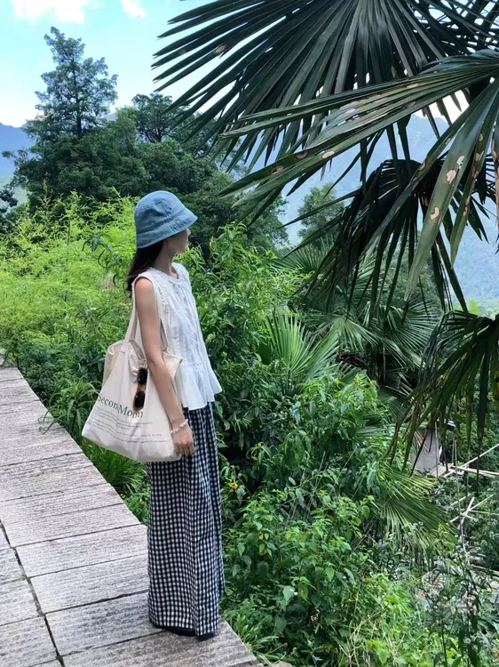 2025夏季新款韩系甜美花边圆领无袖背心高腰百搭格纹阔腿裤两件套