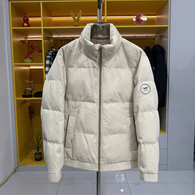 W890男款立领极光鹅绒服 冬季肌理感面料 户外防寒保暖羽绒服外套