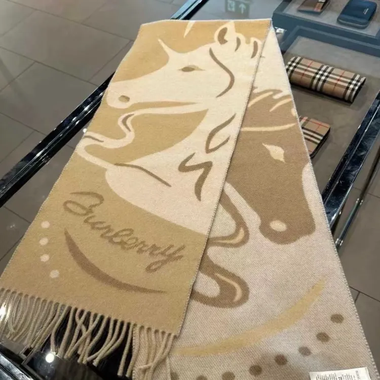 未使用 BURBERRY/博柏利 卡其色马头双面羊绒围巾 