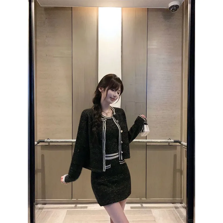 2025年春季新款ins法式小香风薄款针织开衫内搭背心女配高腰短裙