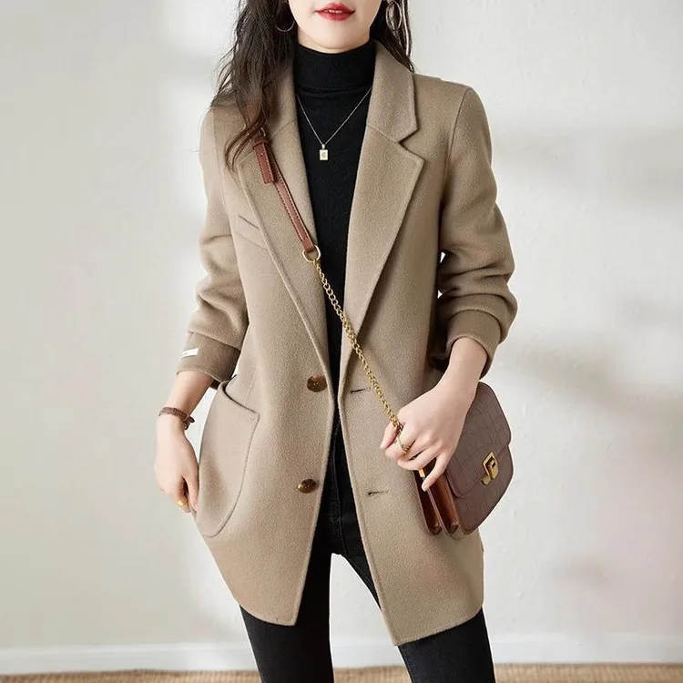 赫本风系带毛呢大衣女秋冬新款高端气质简约通勤西装领呢子外套女
