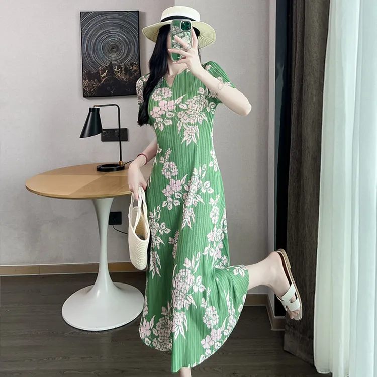 荡领三宅褶皱连衣裙女2025夏季新款欧美印花设计感显瘦高端气质长