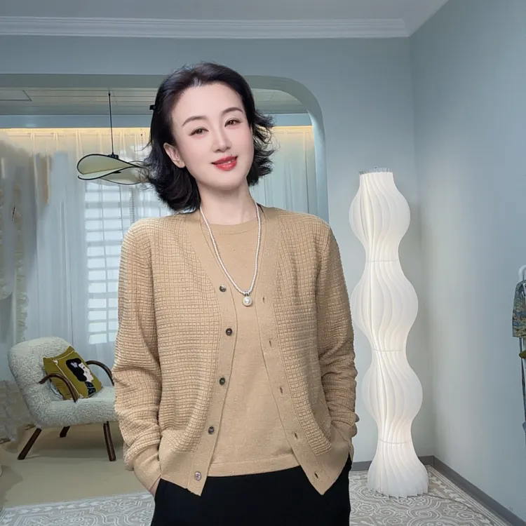 【小敏定制】秋季新款设计感V领羊毛针织开衫两件套