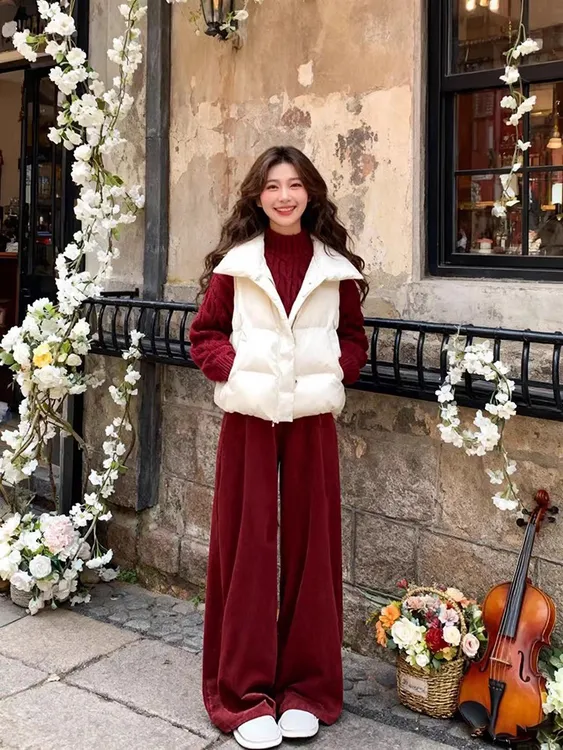 2025秋冬高级感红色针织毛衣叠穿棉服马甲翻领高腰显瘦休闲裤套装