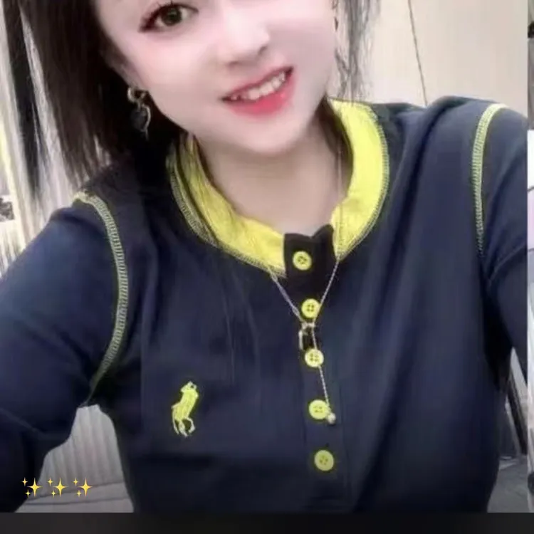 2025大码洋气设计感撞色显瘦圆领扣子打底女人衫