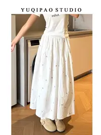 (XI ZI女装）25093休闲温柔风刺绣小花朵高腰A字半身大摆裙