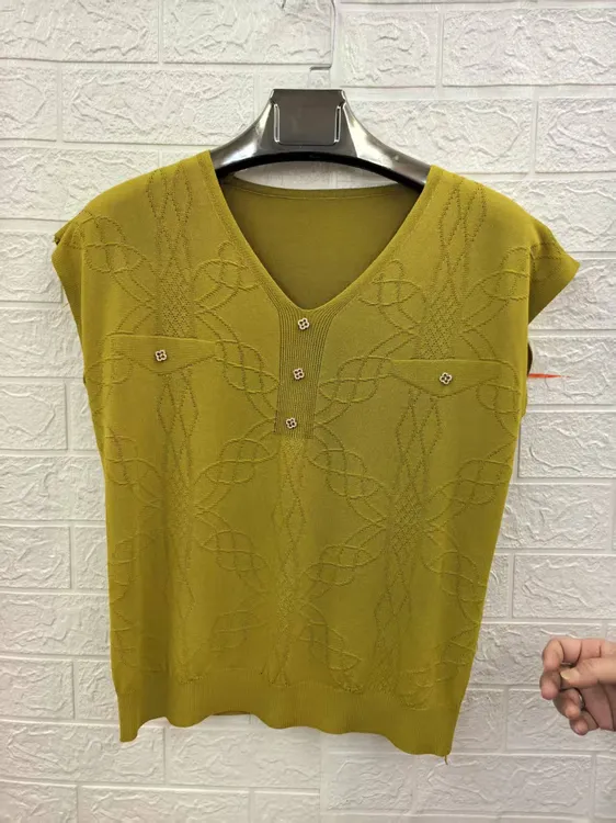 上衣柔软舒适百搭时尚