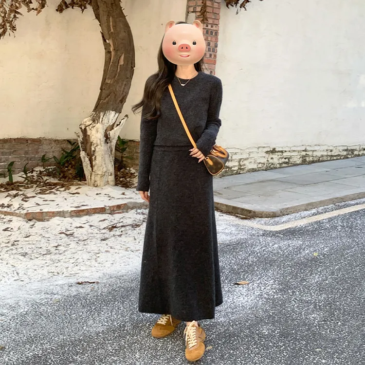 灰色针织毛衣套装连衣裙子女秋季2025新款韩系气质高级感长裙9418