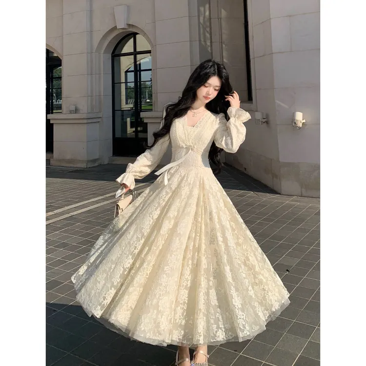 Blovelan迷迭花园法式纯欲v领蕾丝加绒连衣裙千金风蓬蓬裙5988甜