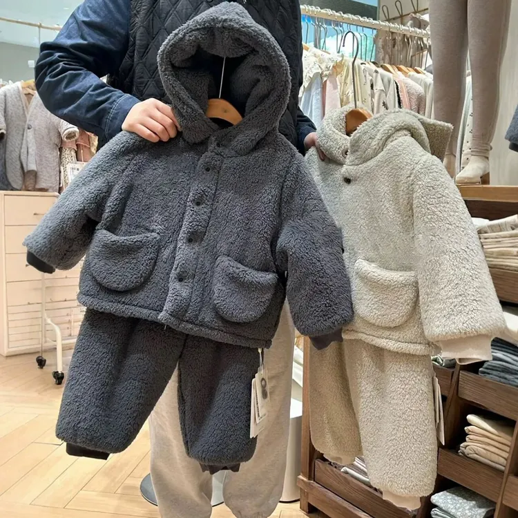 儿童套装2025冬季新品珊瑚绒家居服男女童韩系保暖加厚睡衣两件套