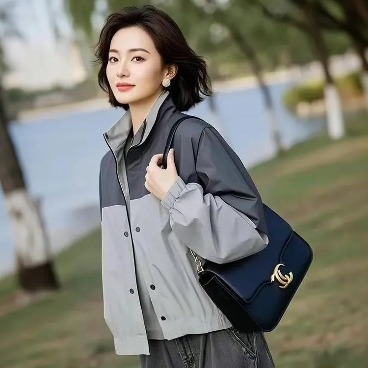 超好看冲锋衣外套女2025春秋新款短款休闲百搭小个子洋气夹克上衣