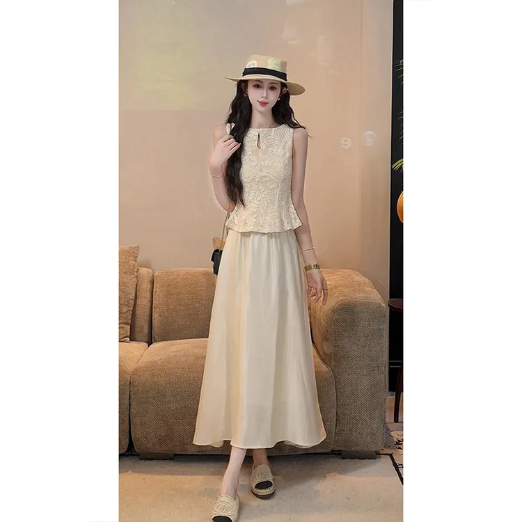 YUANLIANSU/圆脸酥【木屿画报】法式千金风蕾丝上衣+半身裙两件套女