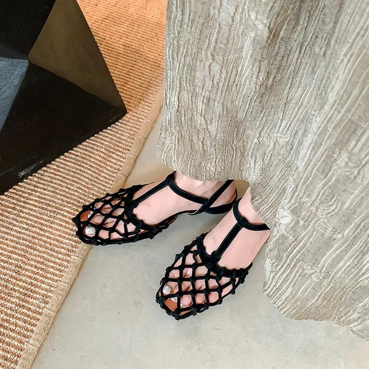 包头凉鞋女夏一字带2025年新款法式百搭粗跟配裙子编织镂空罗马鞋