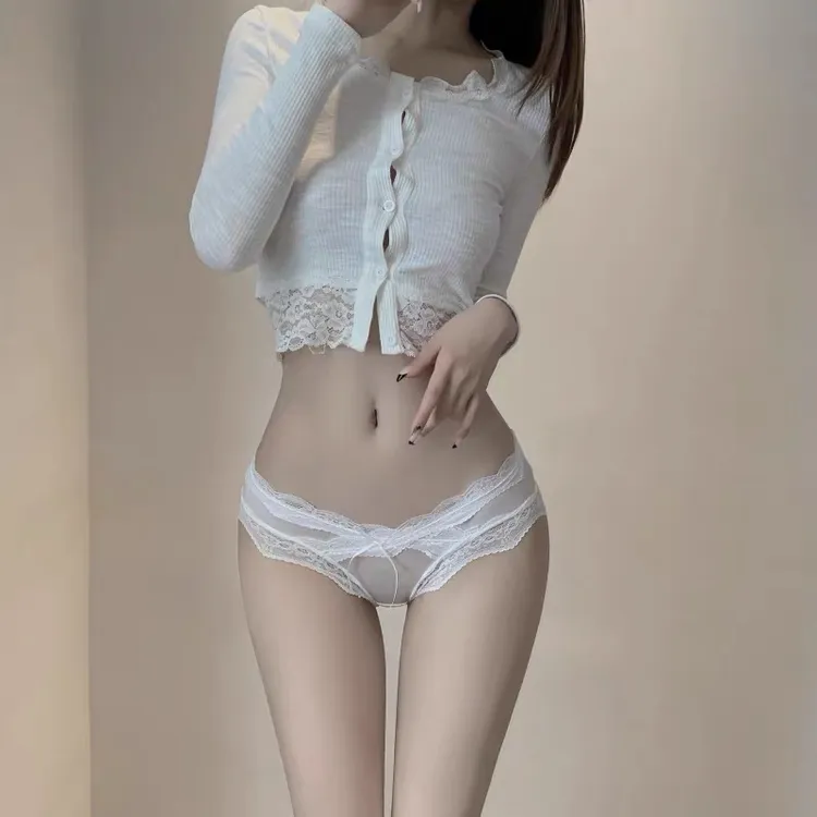【10:30PM】性感纯欲蕾丝透气夏季低腰镂空女生三角内裤