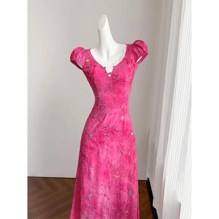 法式气质设计感夏季新款2025休闲百搭时髦短袖连衣裙露背高级长裙