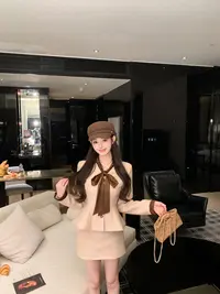 W1han 秋冬小香风气质显瘦时尚法式重工外套短裙套装900117