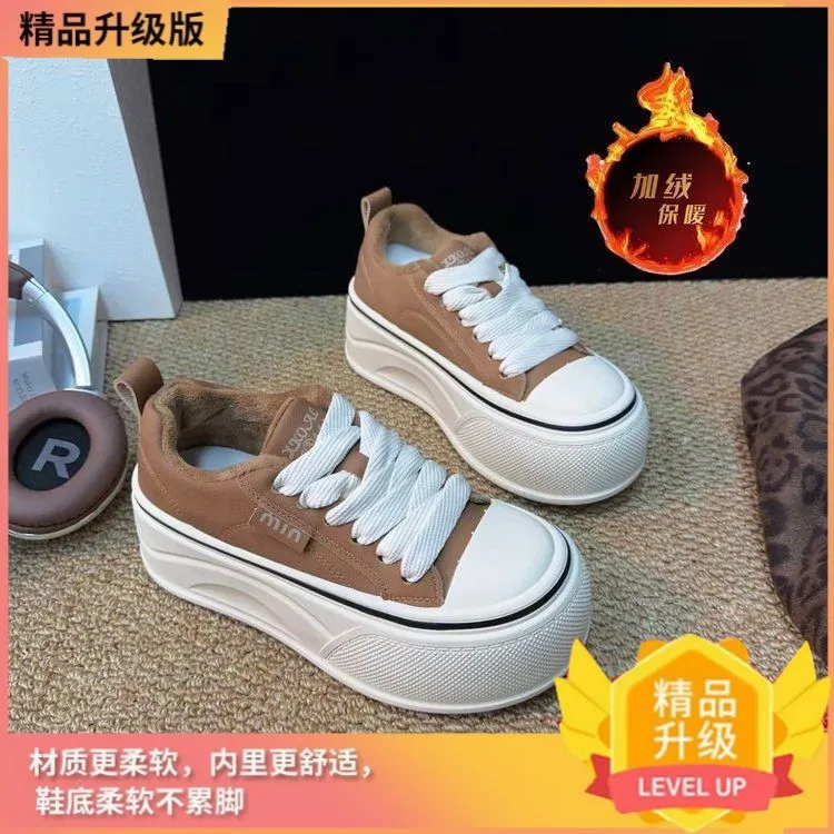 啄木鸟品牌加绒厚底小白鞋秋季百搭厚底舒适轻便休闲鞋女27169-1