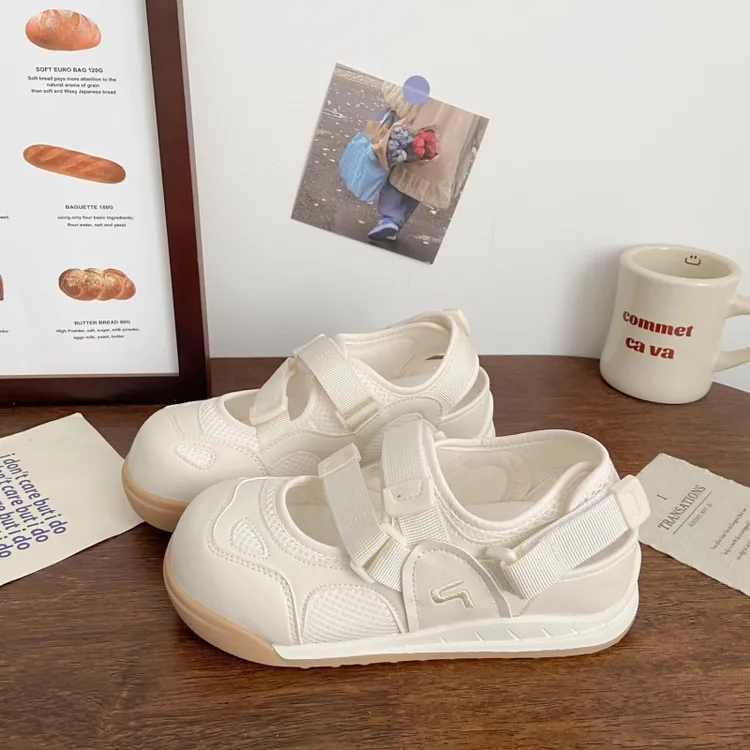 奶白镂空小白鞋女丑萌夏季新款chic小众玛丽珍凉鞋泡芙魔术贴板鞋