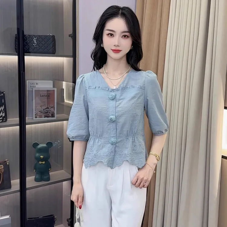 洋气短款爆款蕾丝衬衫女时尚减龄2025秋季新款韩版甜美漂亮衬衣服