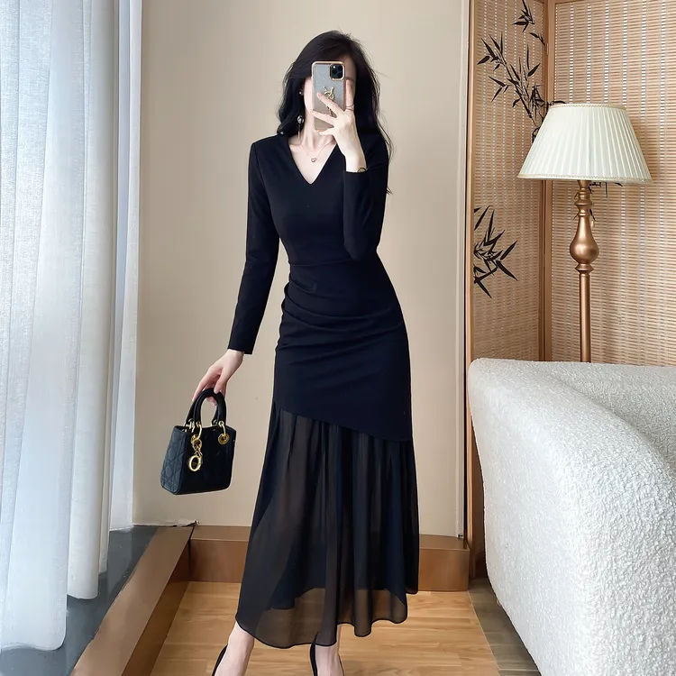 温柔风入秋长袖连衣裙秋季老钱风松弛感女装气质长裙黑色拼接裙子