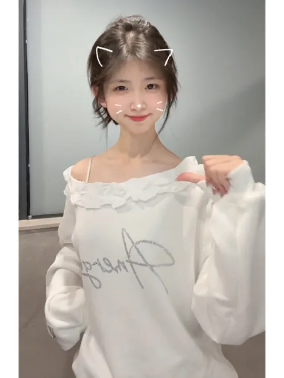  一字肩卫衣女长袖上衣韩系带花边2025新款印花露肩百搭显瘦上衣