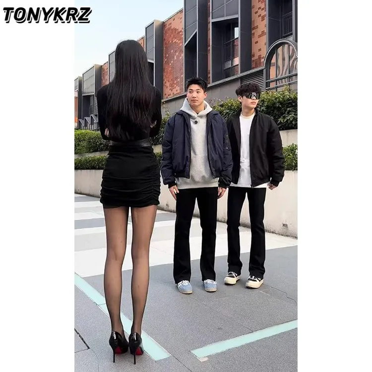TONYKRZ美式vibe黑色柳叶弯刀牛仔裤男生春夏cleanfit直筒微喇裤