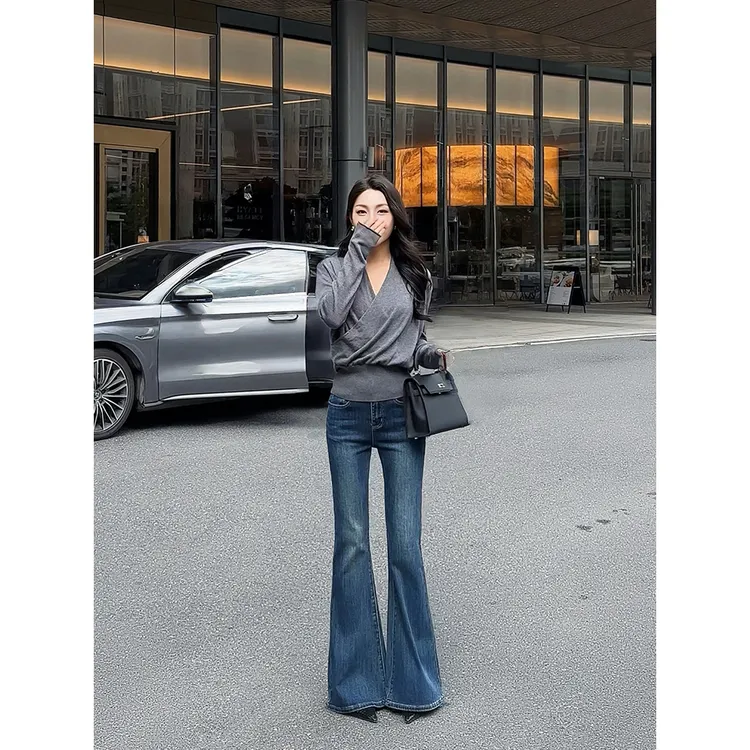 2025秋冬新款微喇牛仔裤女修身显瘦时尚有弹复古穿搭设计感女装