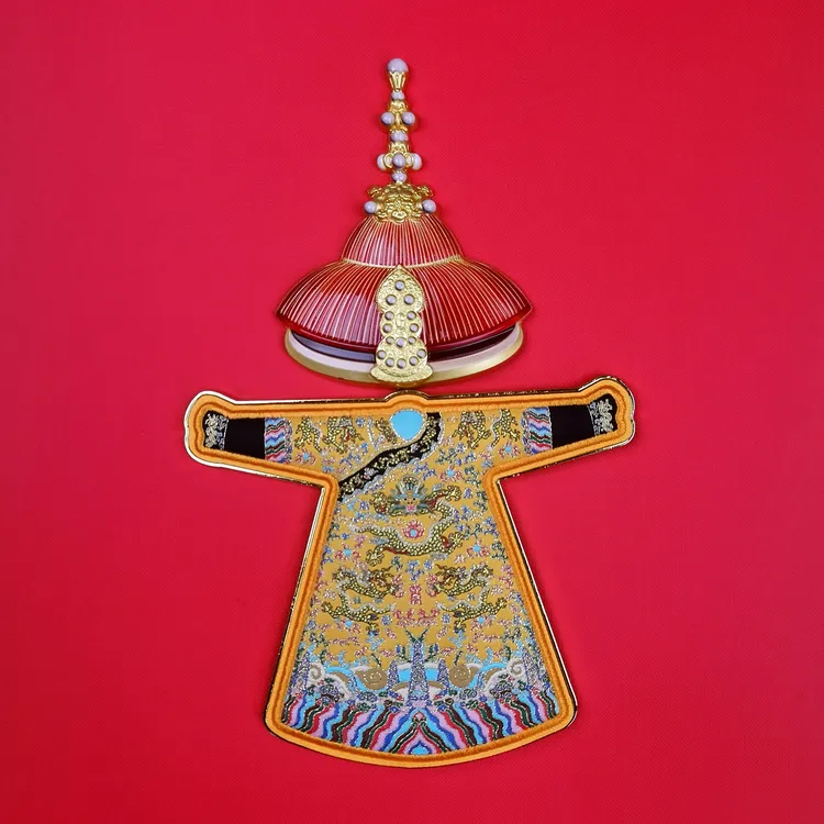 来自故宫的礼物康熙金属朝冠乾隆刺绣龙袍冰箱贴国潮文创