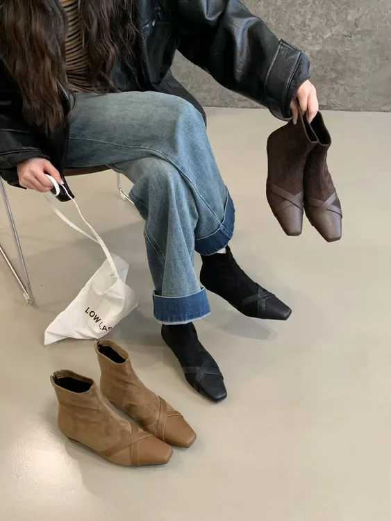 韩版绒面瘦瘦靴女2025秋冬百搭复古低跟方头女靴设计感后拉链短靴