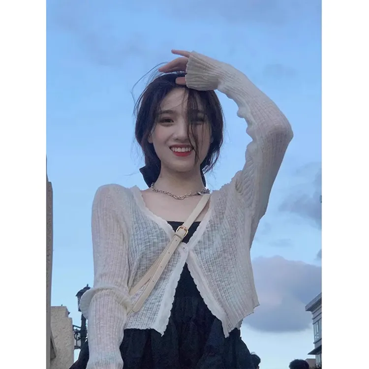 白色冰丝针织防晒开衫女薄款夏季短款披肩配吊带裙子外搭空调罩衫