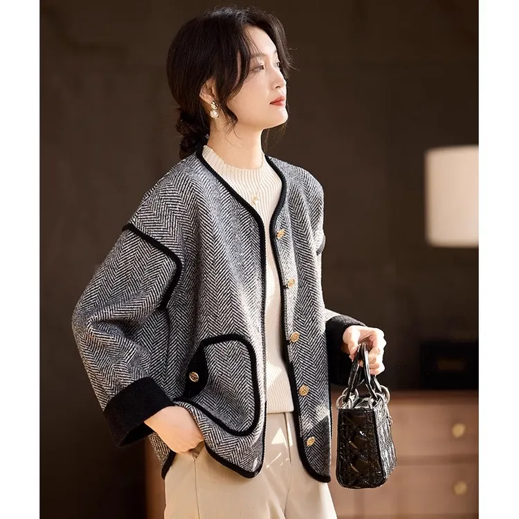 高贵母亲衣服针织外套2025新款气质开衫中老年女洋气毛衫春秋上衣