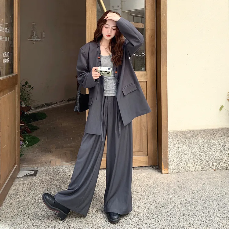 灰色盐系设计感飘带西装套装女2025春秋款时尚松弛感阔腿裤两件套
