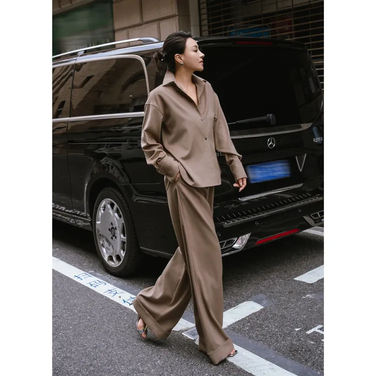 【余书】“法式衣橱”系列经典复古衬衫上衣Y304201