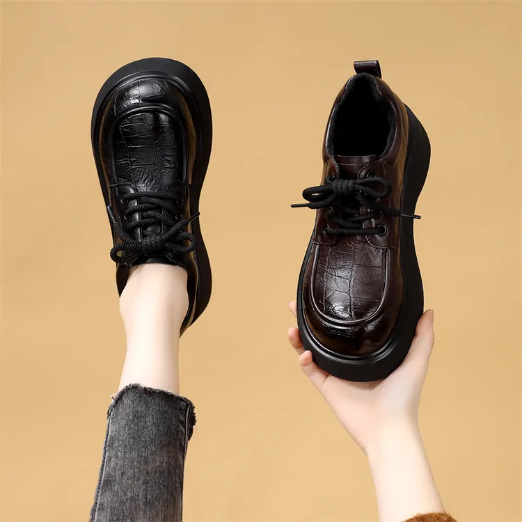 时尚英伦厚底乐福鞋女2025冬季新款加绒舒适软底显脚小圆头小皮鞋