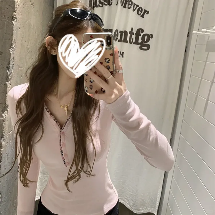 韩系温柔格纹拼接V领长袖T恤女秋冬修身显瘦打底小衫粉色内搭上衣