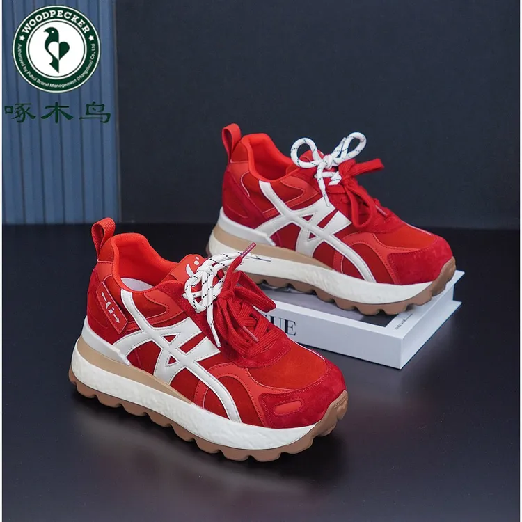 啄木鸟红色轻便老爹鞋女2025新款秋季厚底增高女鞋阿甘运动德训鞋