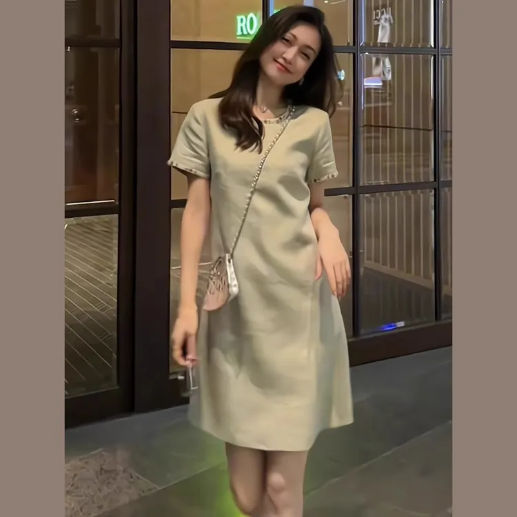 高级感显瘦轻奢圆领连衣裙女2025夏季新款设计感时尚短袖气质裙子