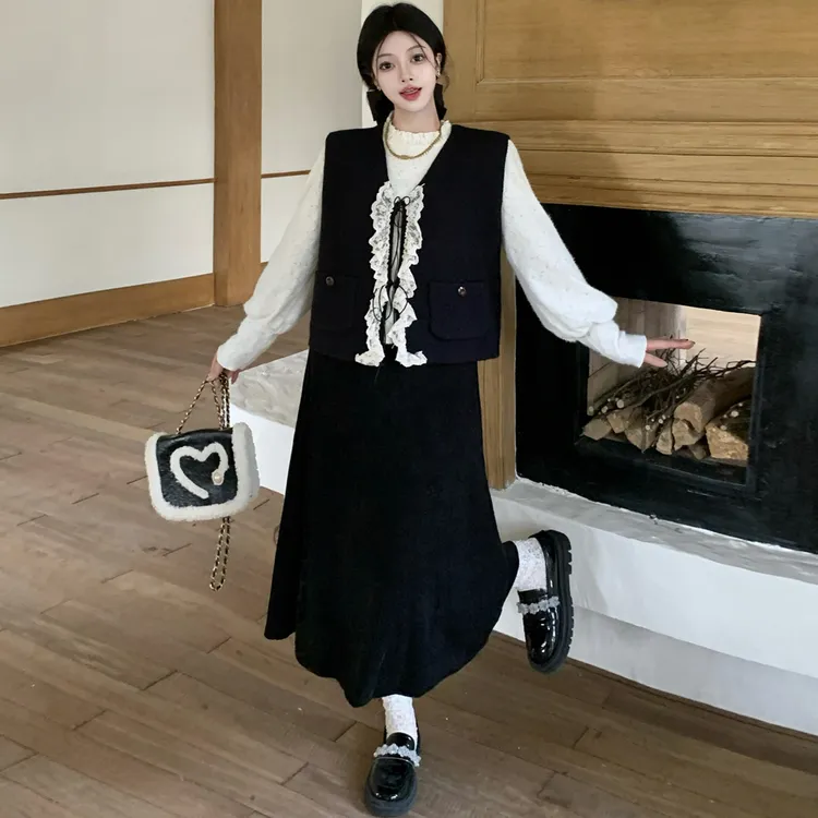 2025秋冬大码复古百搭毛衣背心马甲+设计感蕾丝打底衫+长款半身裙
