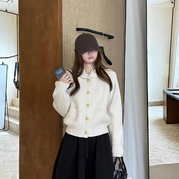 LA 白色娃娃领 毛衣外套 32026