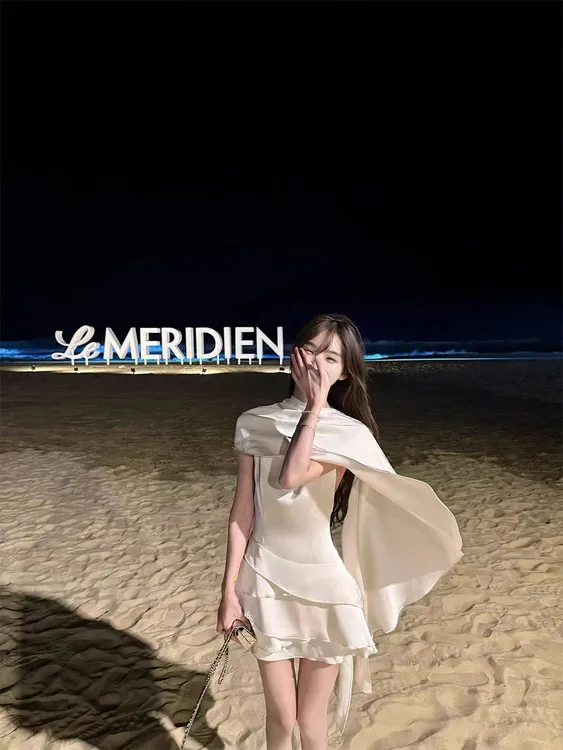 纯欲风辣妹性感露背高级感气质收腰显瘦吊带连衣裙系带披肩两件套