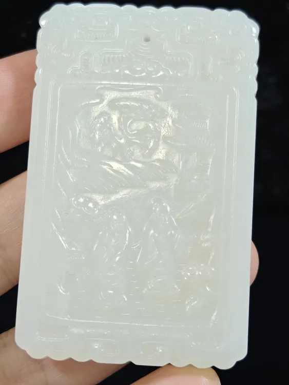 旧藏天然和田玉子冈玉牌挂件配饰58克68*42*7mm
