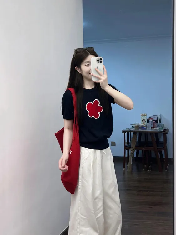 夏季2025新款法式复古撞色花朵圆领短袖针织上衣女百搭直筒裤套装