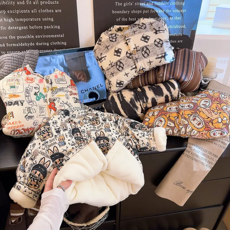 韩版卡通开衫保暖休闲风棉服冬季宝宝夹棉加厚棉袄卡通儿童外套衣