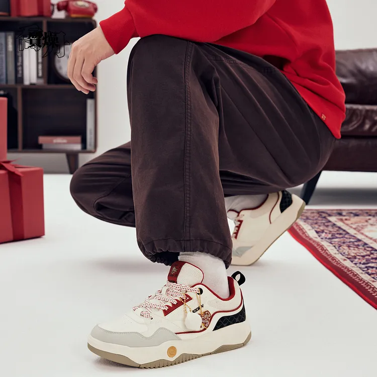 【逐光】乔丹质燥2026春季男子低帮休闲耐磨板鞋潮流QDL053261526