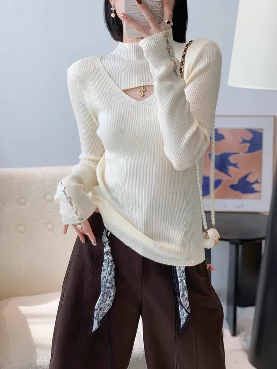 【秋冬新款】MT‘ 三角搂空排扣袖毛衣’  时尚设计感半高领排扣打底