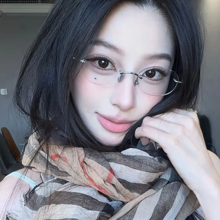2025新款韩系无框圆框眼镜素颜神器高级感防蓝光近视女度数可配