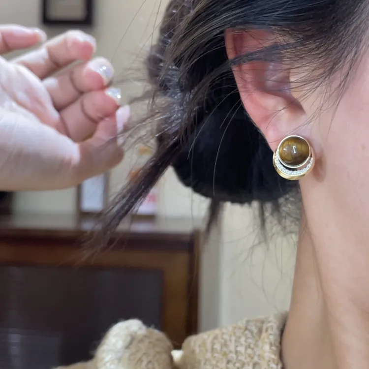 美拉德耳钉轻奢简约琥珀色高级百搭复古耳环A-243
